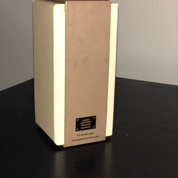 ADORE COSMETICS- PERFORMER SCULPTING NECK SERUM - Picture 4 of 5